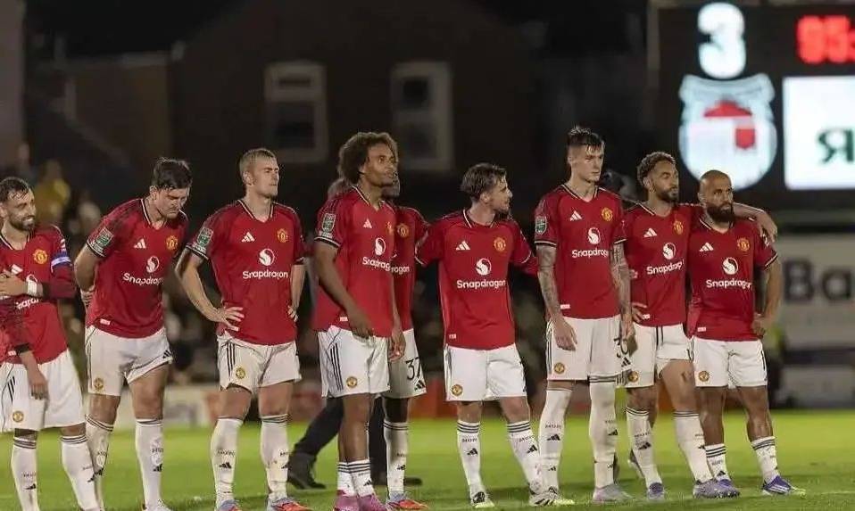 爱游戏体育-曼联巨星伤愈复出即破门，全场球迷沸腾，建设日期建设.-爱游戏体育