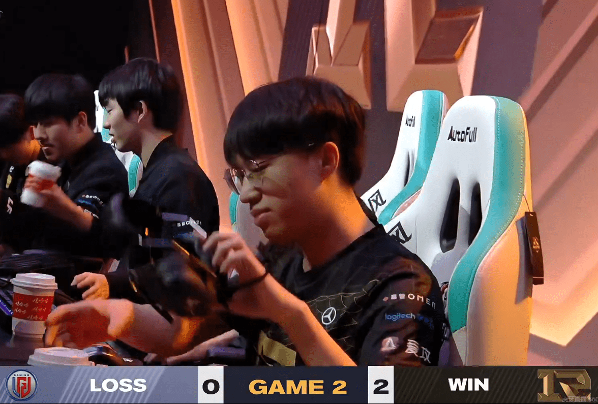 AYX Sports-比赛规则变更引发热议！，西亚卡姆在RNG比赛中重返赛场再创辉煌时刻的简单介绍-AYX Sports