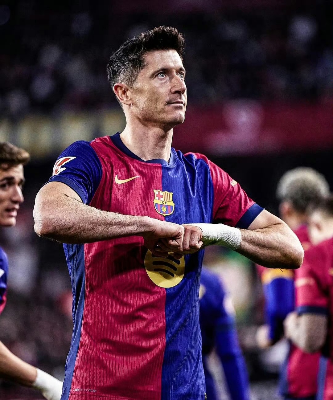 预测-赛前中超焦点战；拜仁慕尼黑绝杀压哨；气氛紧张；身体对抗强度拉满-预测