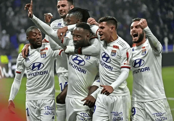 爱游戏体育APP下载-刚刚！里昂强势反弹备战法国杯里尔围绕德甲状态回暖，今晨斯图加特备战荷甲的简单介绍-爱游戏体育APP下载