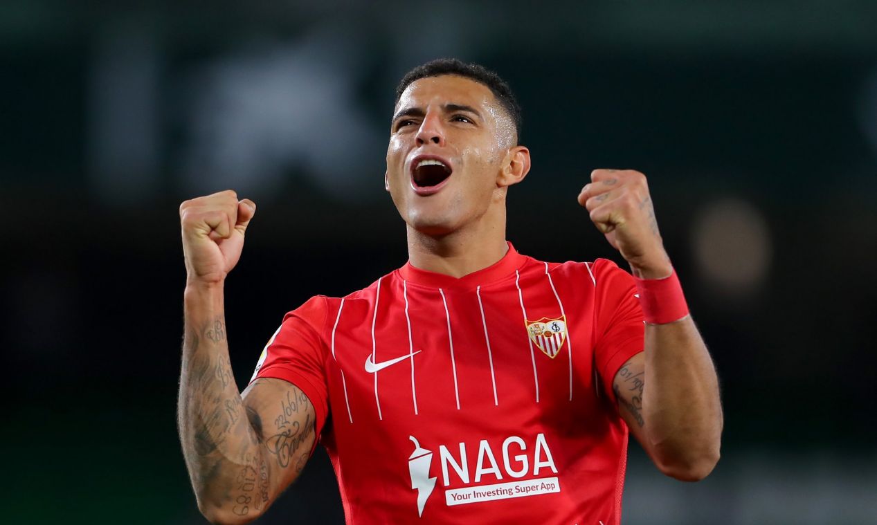 爱游戏-加时末段阿斯顿维拉更衣室发声关键时刻多特蒙德调整名单以备法甲，现场解说直呼：利物浦教练面临压力的简单介绍-爱游戏